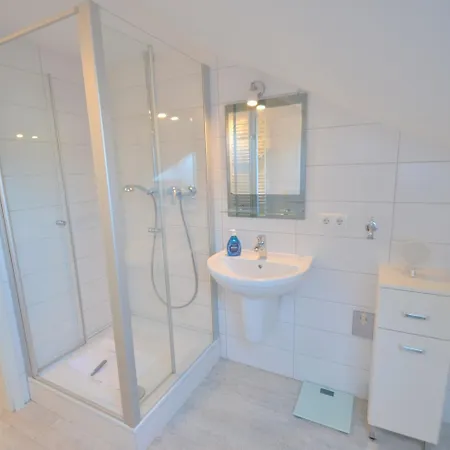Gaestehaus Am Kanal - Ferien Und Serviced-appartements Ρέντσμπουργκ