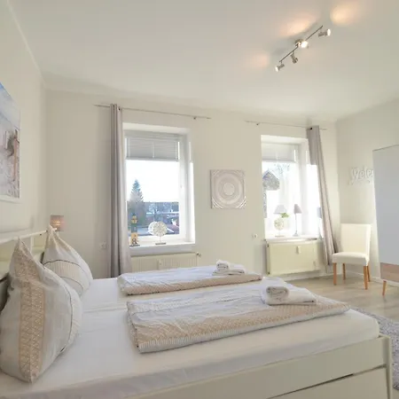 Gaestehaus Am Kanal - Ferien Und Serviced-appartements * Ρέντσμπουργκ