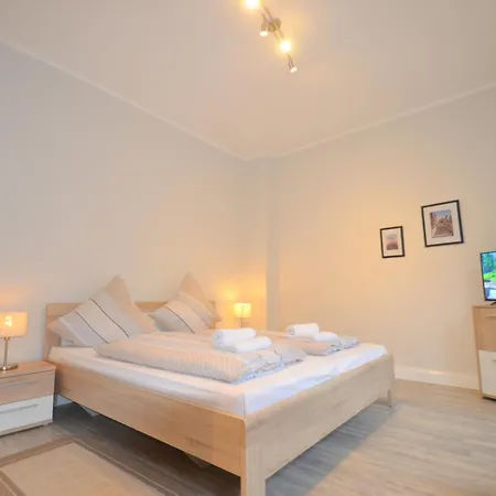 公寓 Gaestehaus Am Kanal - Ferien Und Serviced-appartements *