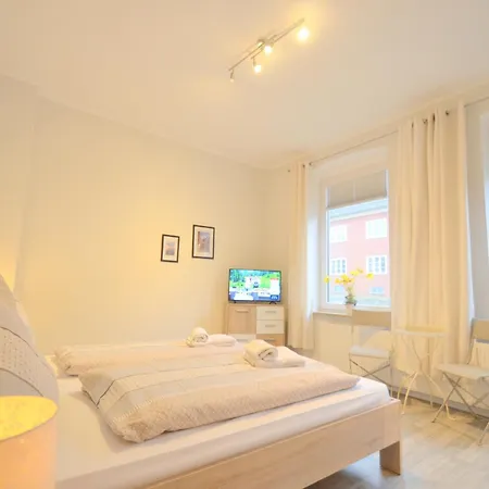 Gaestehaus Am Kanal - Ferien Und Serviced-appartements Διαμέρισμα Ρέντσμπουργκ