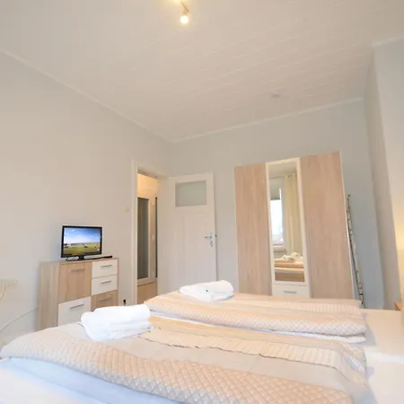 Gaestehaus Am Kanal - Ferien Und Serviced-appartements 伦茨堡