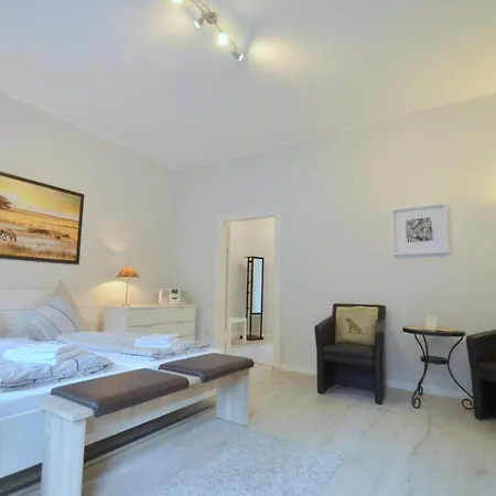Διαμέρισμα Gaestehaus Am Kanal - Ferien Und Serviced-appartements Ρέντσμπουργκ
