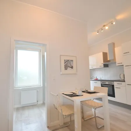 Gaestehaus Am Kanal - Ferien Und Serviced-appartements Διαμέρισμα *