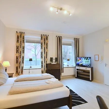 公寓 Gaestehaus Am Kanal - Ferien Und Serviced-appartements