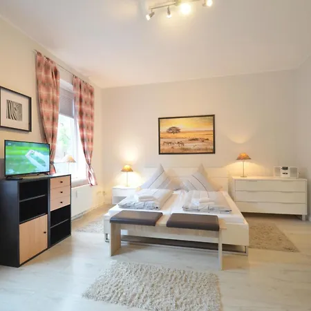 Lejlighed Gaestehaus Am Kanal - Ferien Und Serviced-appartements