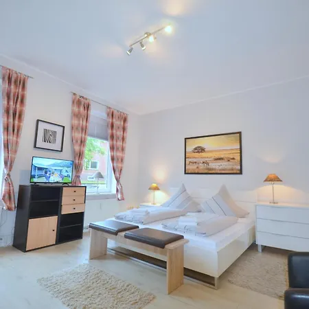 Gaestehaus Am Kanal - Ferien Und Serviced-appartements